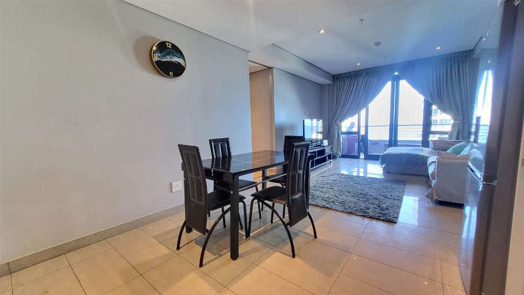 2 Bed Apartment in Umhlanga Rocks photo number 11