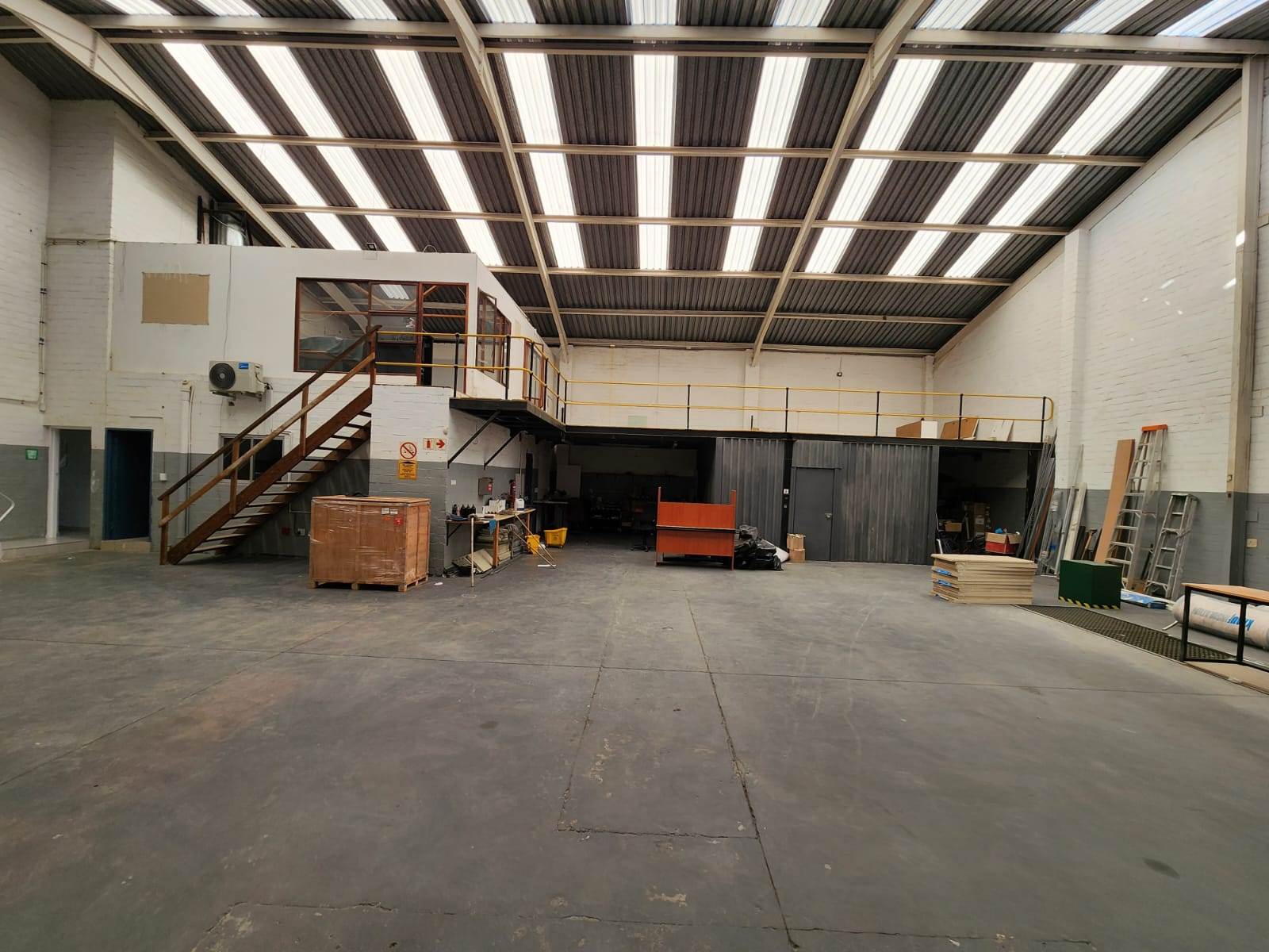 800  m² Industrial space in Killarney Gardens photo number 2