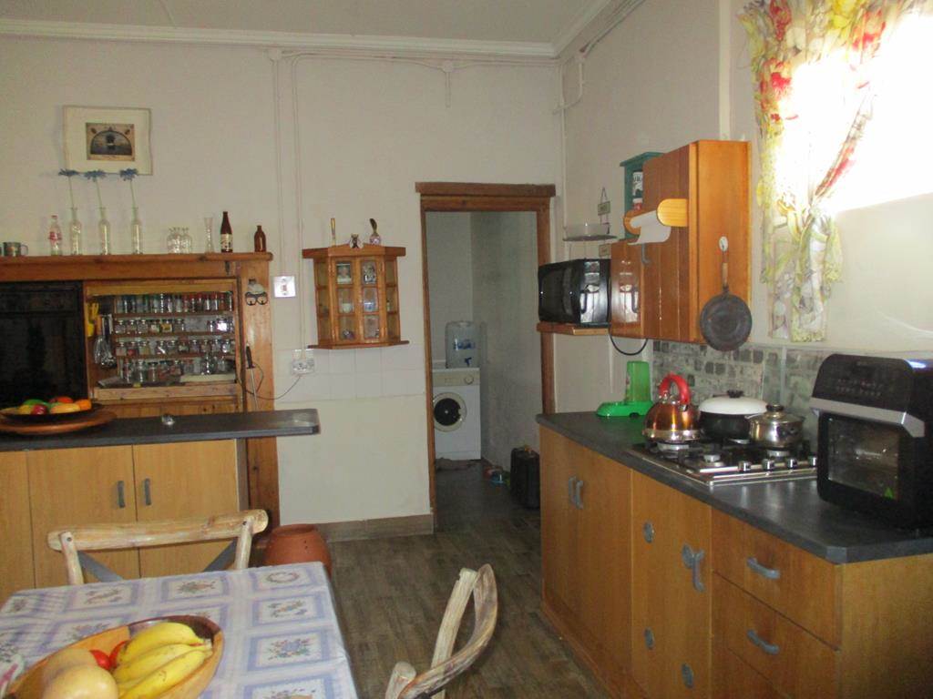 3 Bed House in Graaff Reinet photo number 12