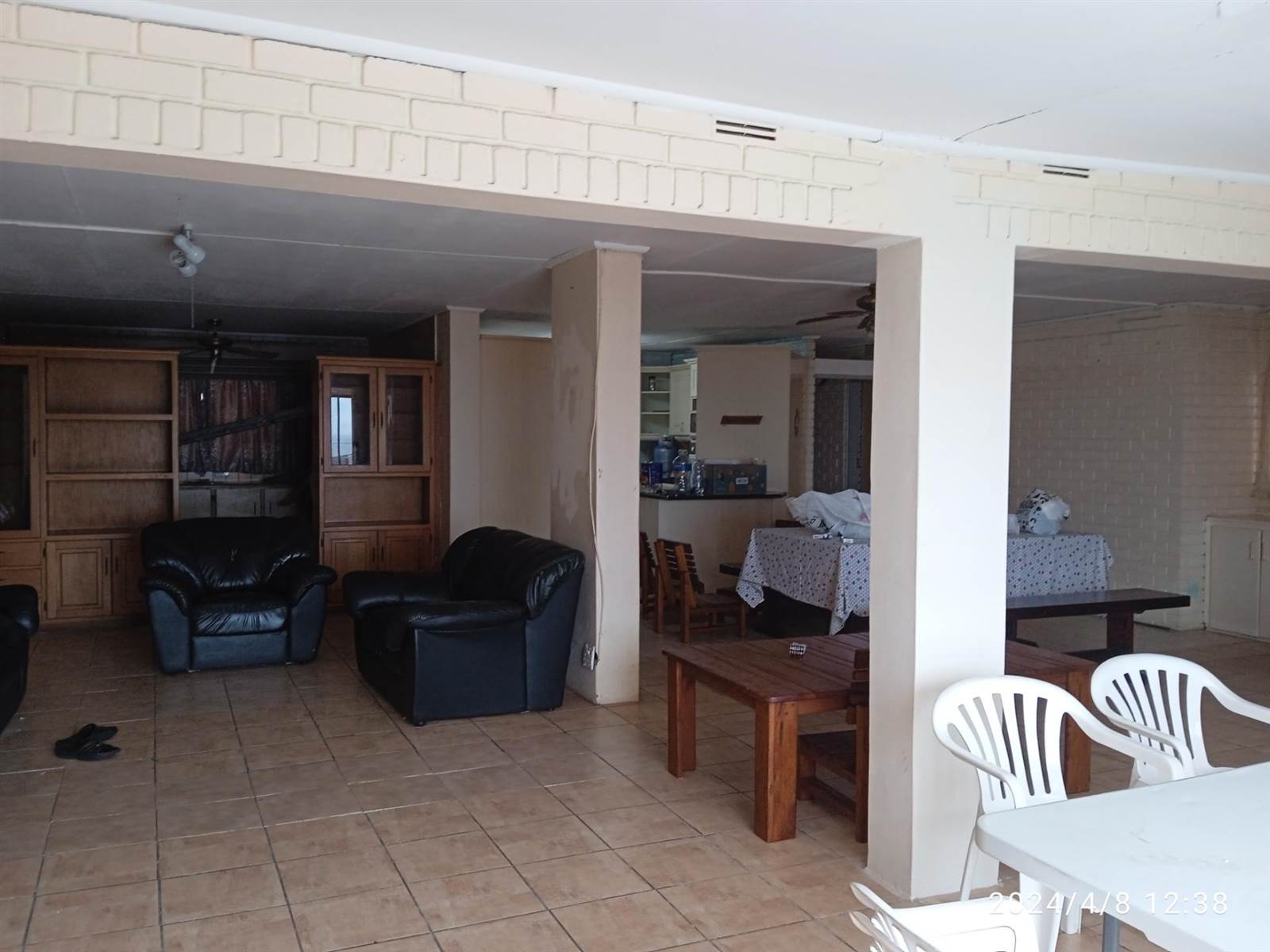 2 Bed House in Uvongo photo number 10