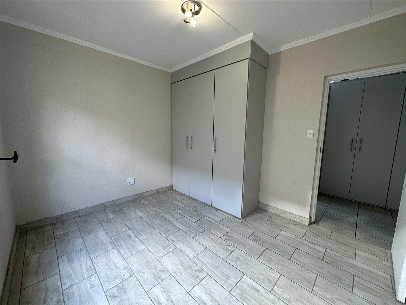 3 Bed Apartment in Lonehill photo number 16