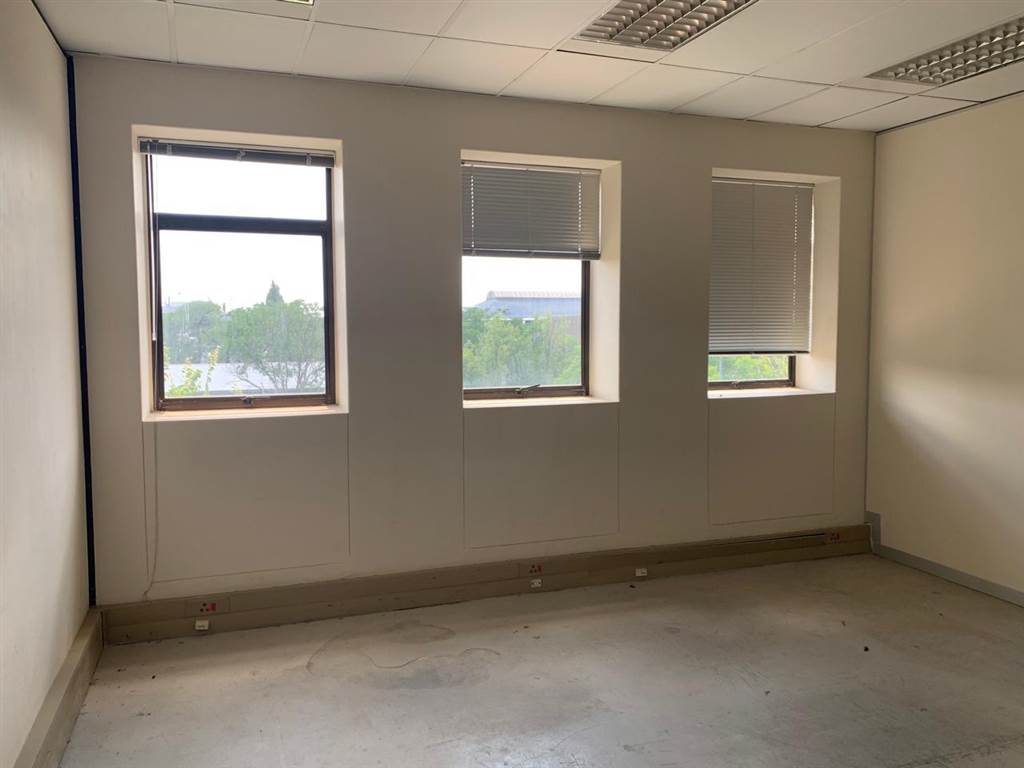 24  m² Commercial space in Rivonia photo number 8