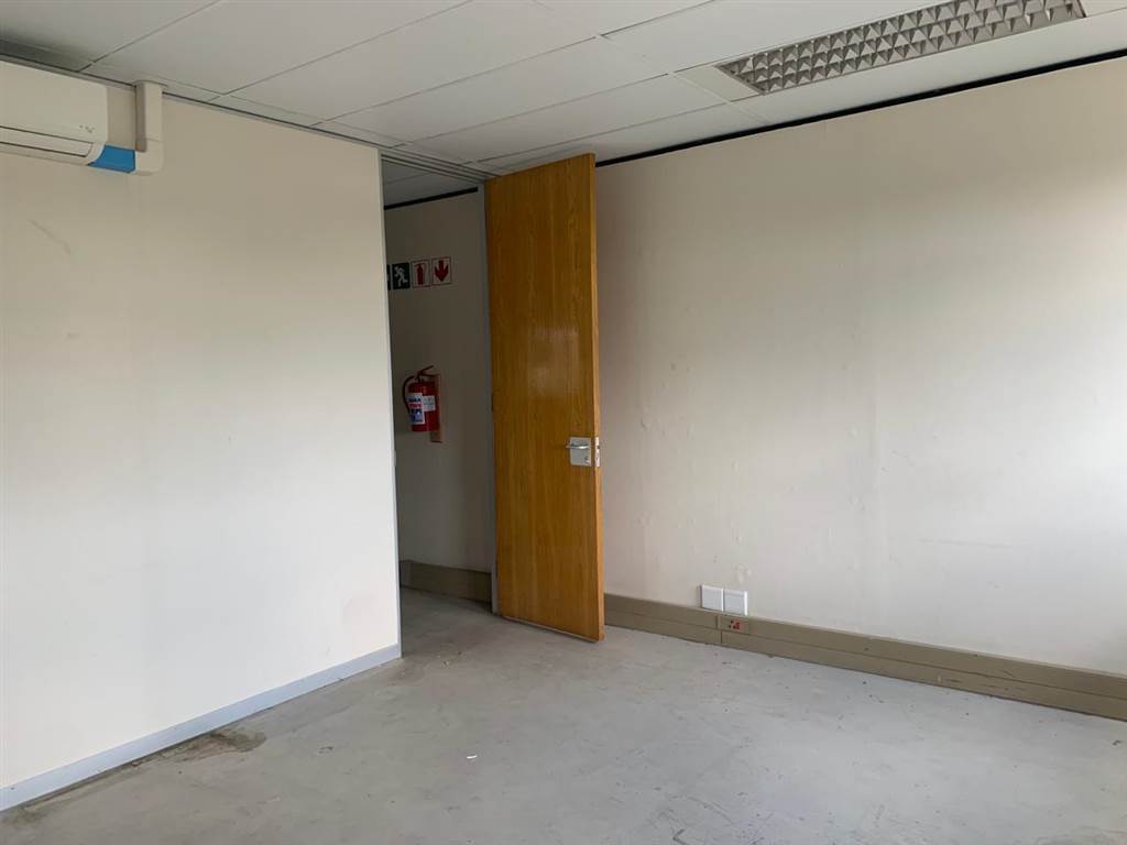 24  m² Commercial space in Rivonia photo number 11
