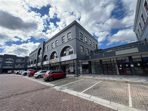 151  m² Retail Space