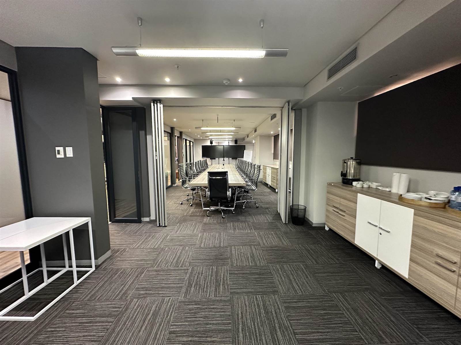 700  m² Commercial space in Cape Town City Centre photo number 9