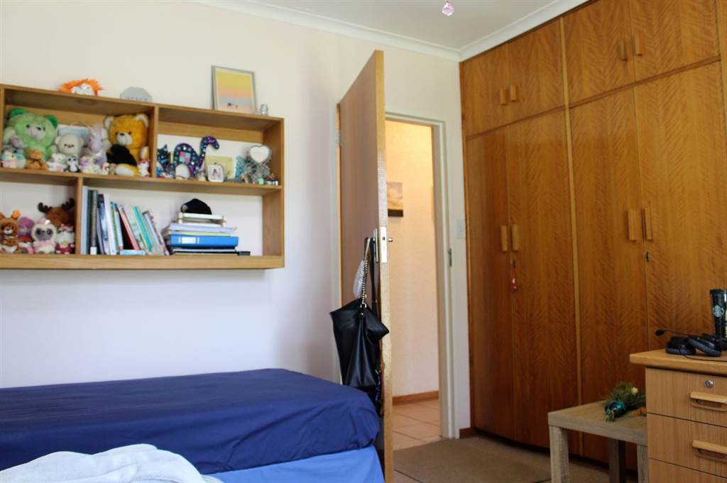4 Bed House in Universitas photo number 12