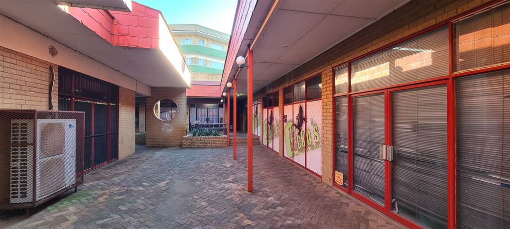 982  m² Retail Space in Baillie Park photo number 8