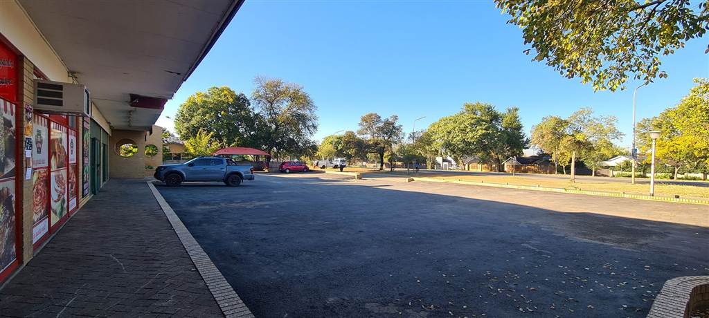 982  m² Retail Space in Baillie Park photo number 4
