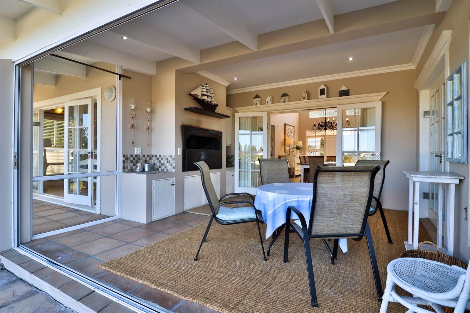 4 Bed House in Fernkloof Estate photo number 23