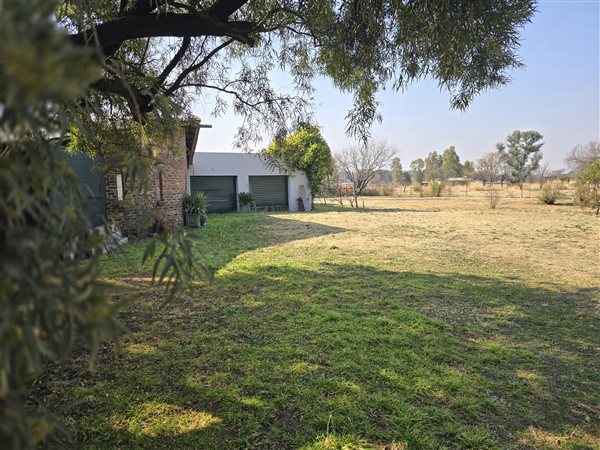2.1 ha Smallholding 2.1 ha Smallholding