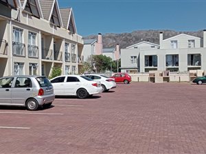 House in Gordons Bay Central