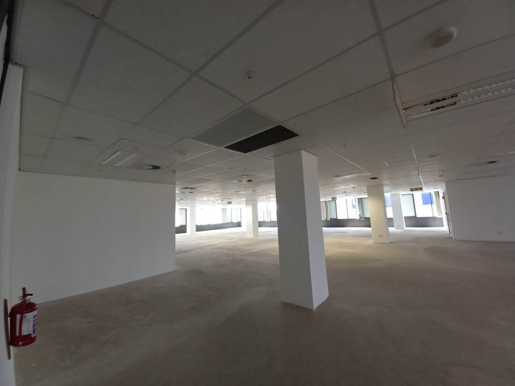 587  m² Office Space in Menlyn photo number 18