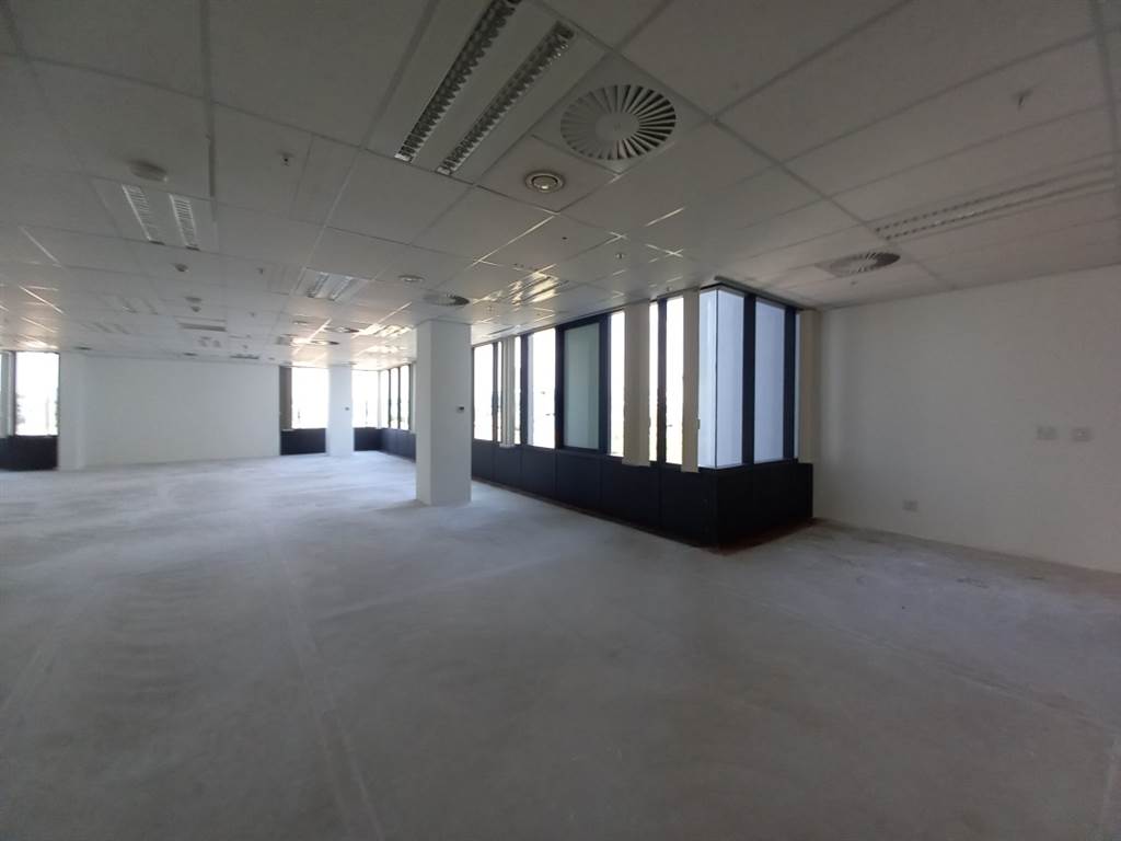 587  m² Office Space in Menlyn photo number 8