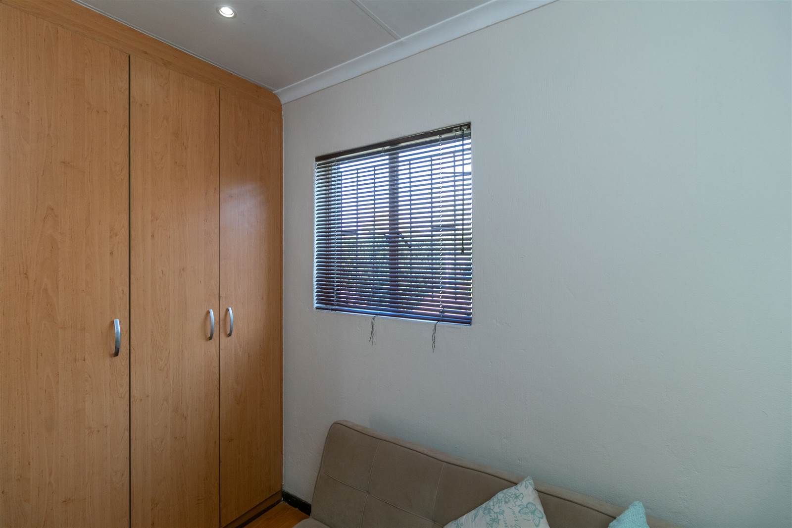 3 Bed Simplex in Greenstone Hill photo number 10