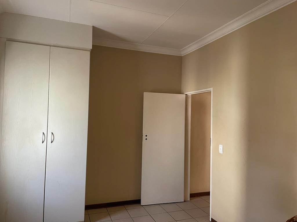 3 Bed House in Waterval East photo number 14