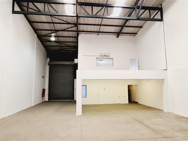 322  m² Industrial space