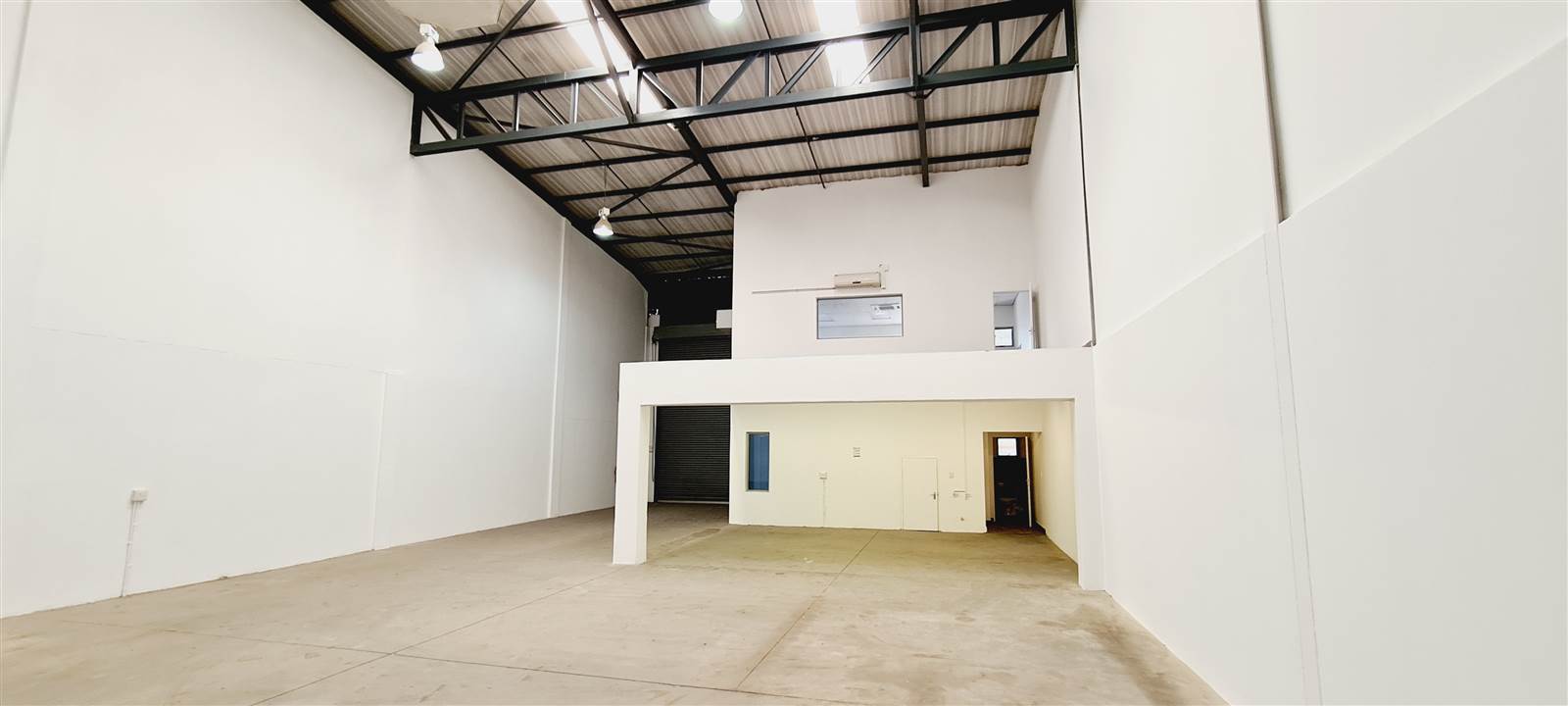 324  m² Industrial space in North Riding photo number 5