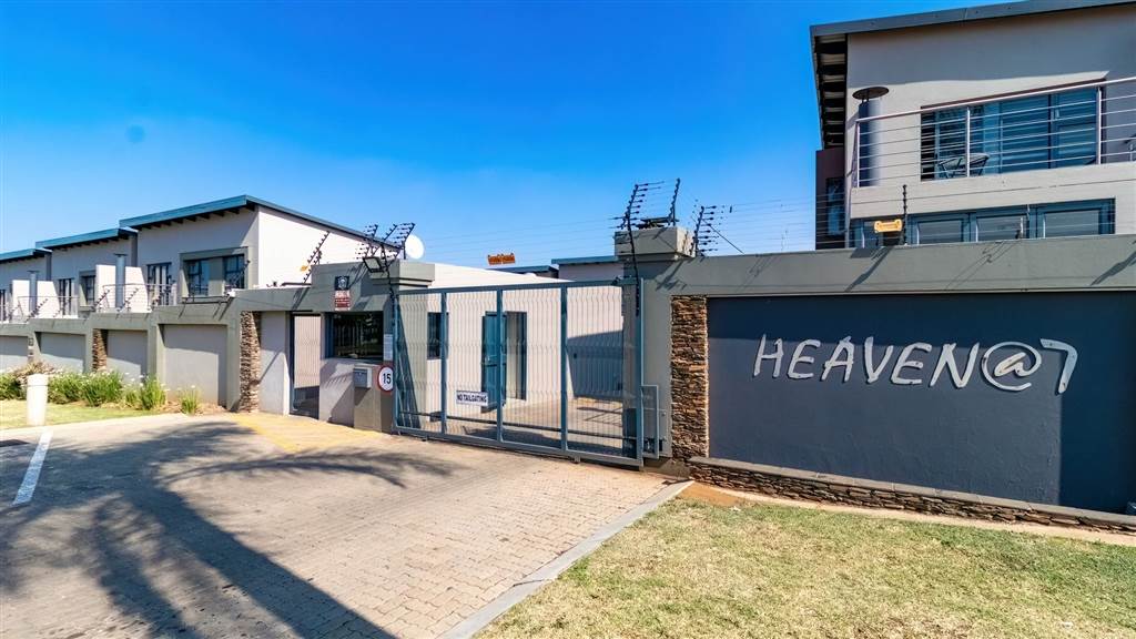 4 Bedroom Townhouse 4 Bedroom Townhouse