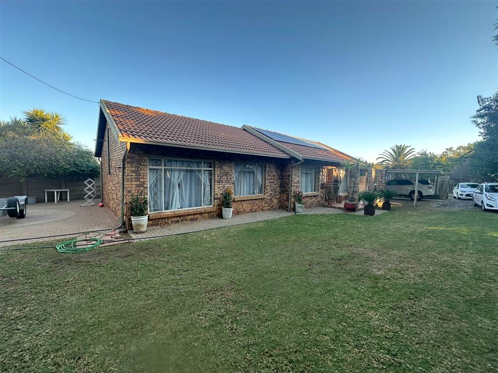 3 Bed House For Sale In Allens Nek 