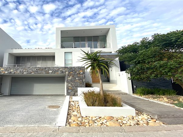 4 Bedroom House 4 Bedroom House