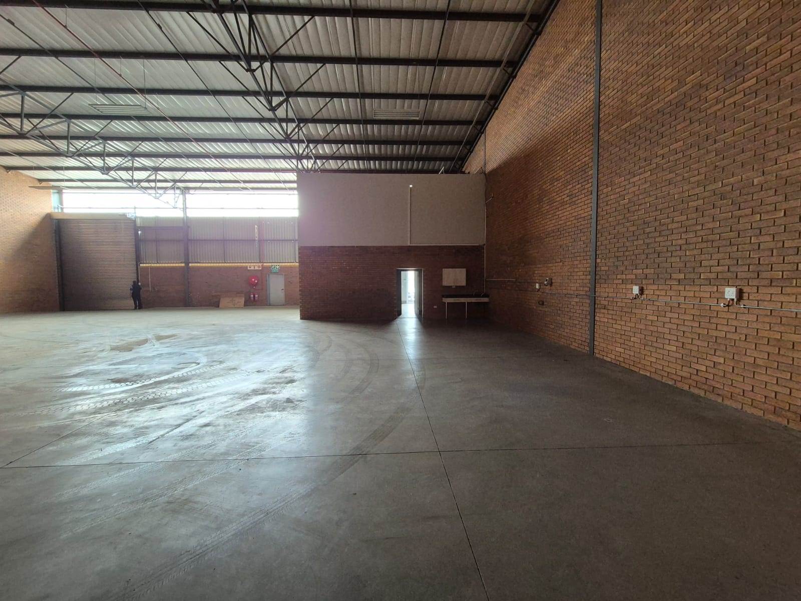 636  m² Industrial space in Pomona photo number 4