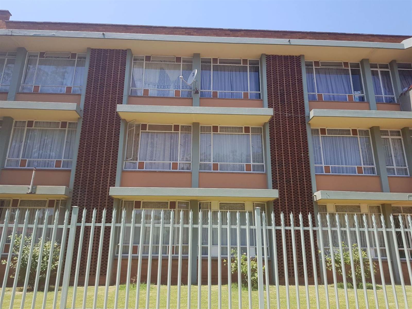 2 Bed Apartment in Potchefstroom Central photo number 25
