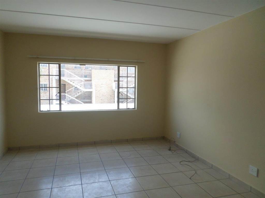 2 Bed Apartment in Elspark photo number 10