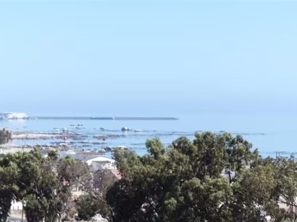 300 m² Land available in St Helena Views