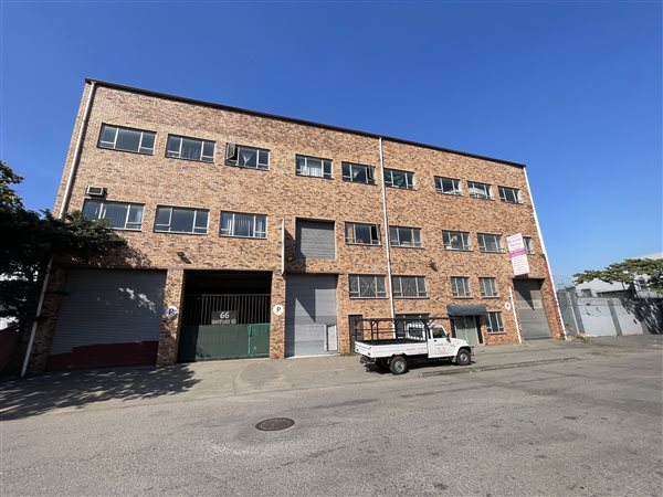 2 400 m² Industrial space 2 400 m² Industrial space