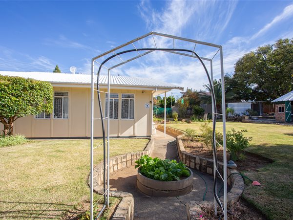 3 Bed House in Oviston