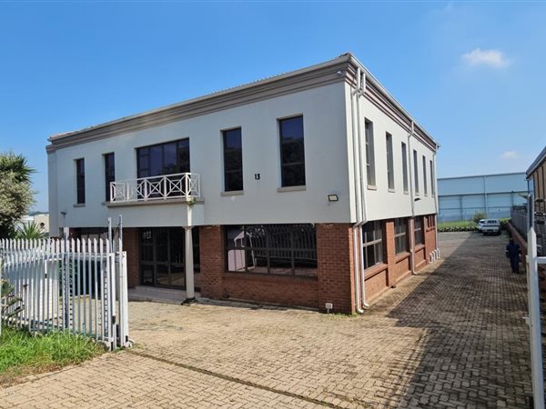 1 600  m² Industrial space