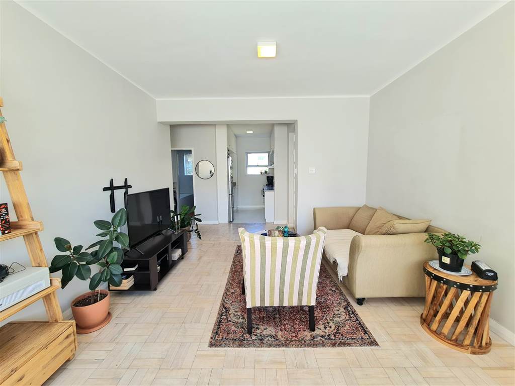 2 Bed Apartment to rent in Sea Point RR4185597 Private Property