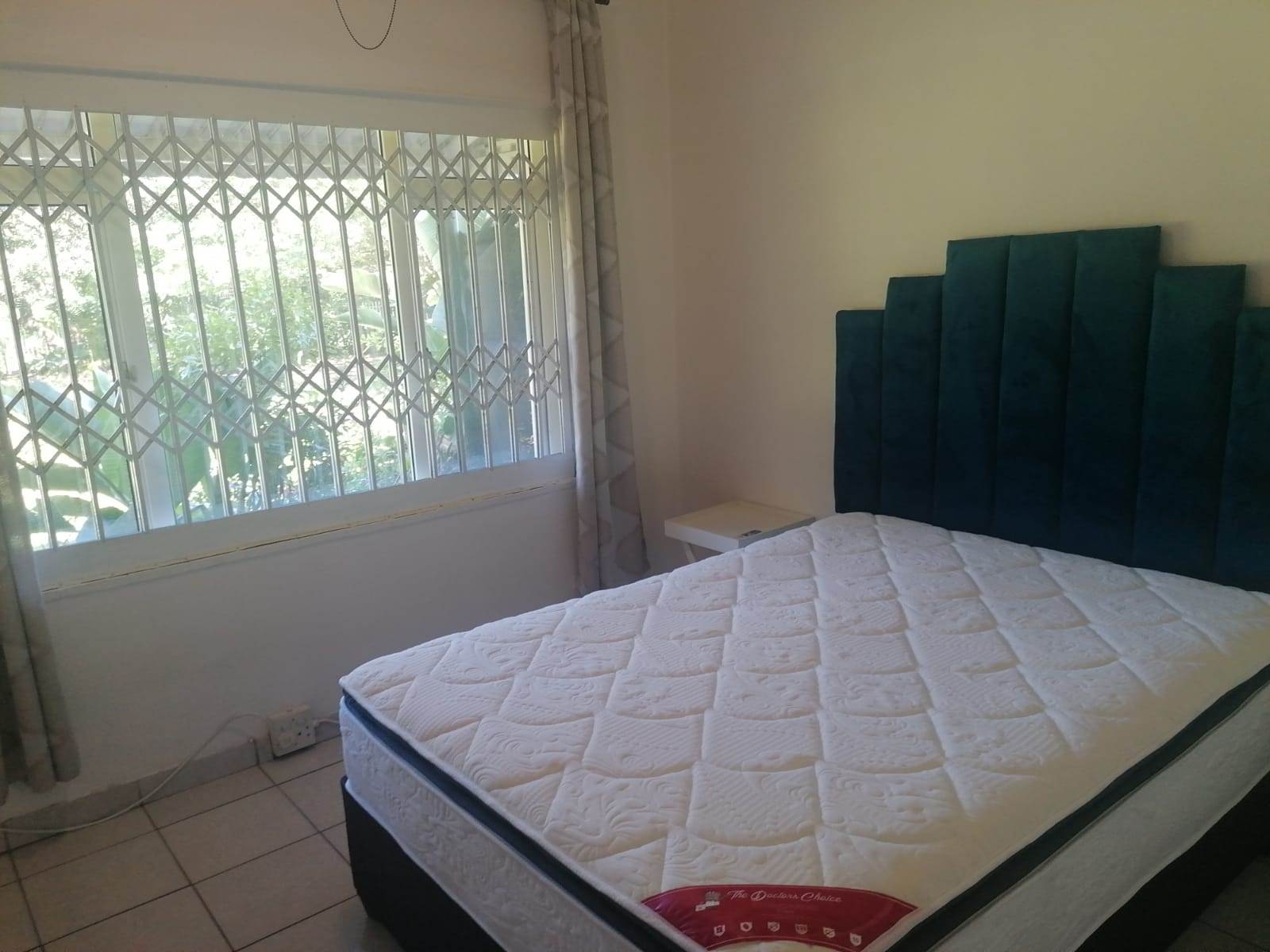 2 Bed Apartment in Amanzimtoti photo number 17