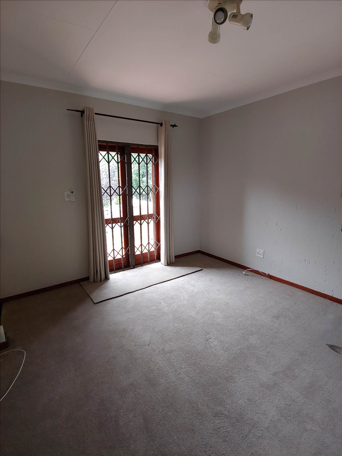 2 Bed Cluster in Douglasdale photo number 20