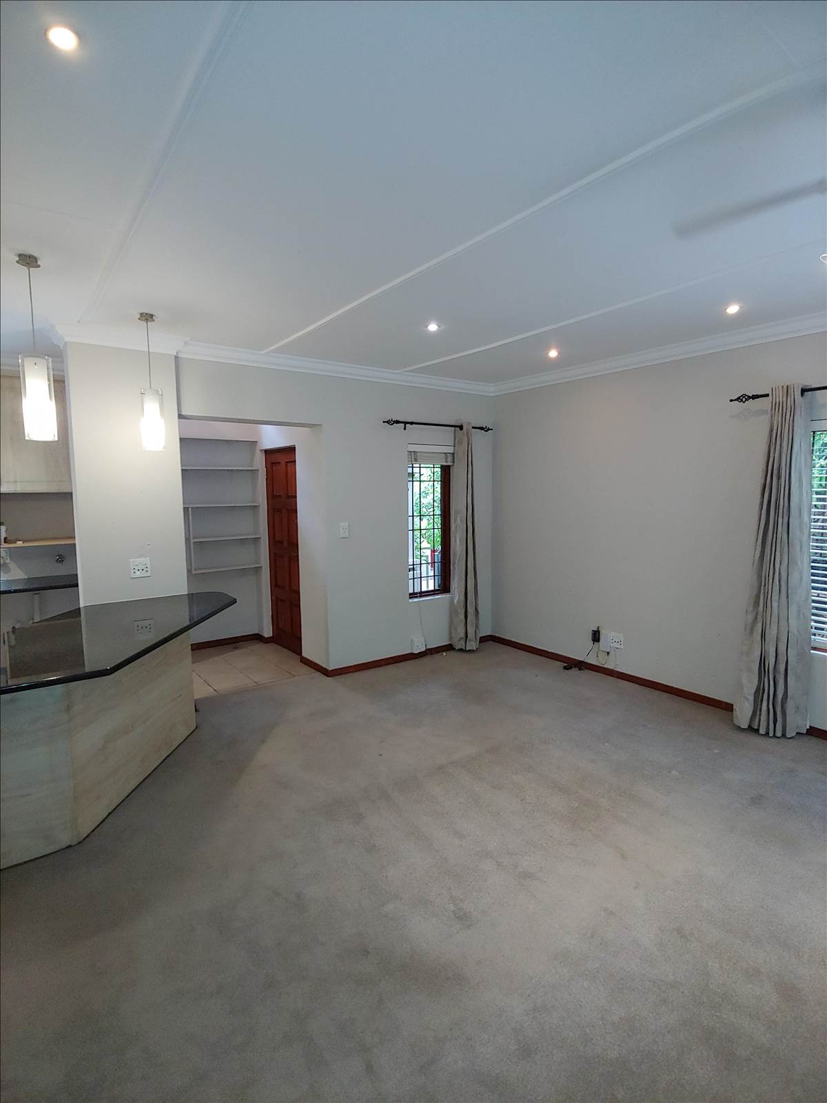2 Bed Cluster in Douglasdale photo number 6