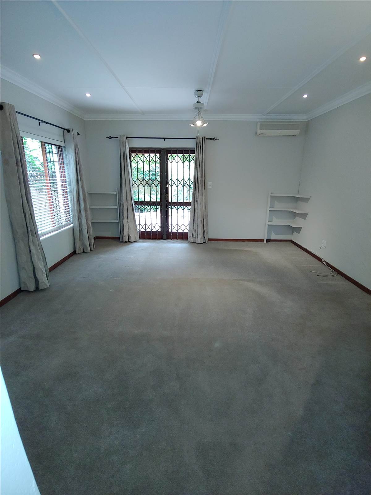 2 Bed Cluster in Douglasdale photo number 7