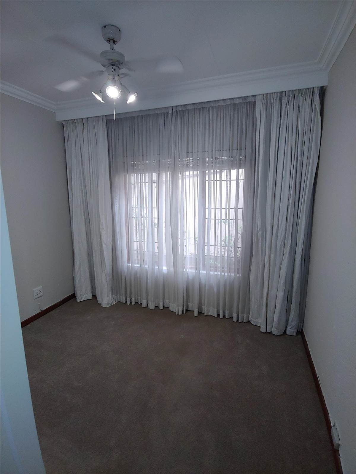 2 Bed Cluster in Douglasdale photo number 15
