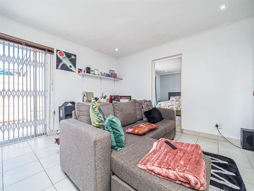 4 Bed House in Rondebosch East photo number 4