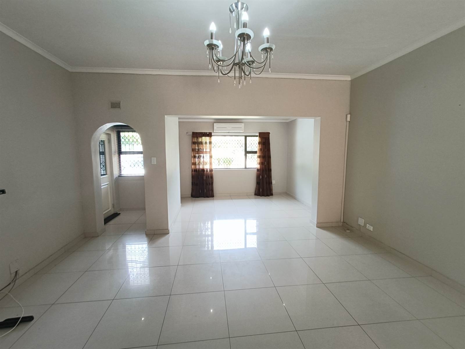 4 Bed Apartment in Umgeni Park photo number 1