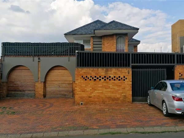 3 Bedroom House 3 Bedroom House