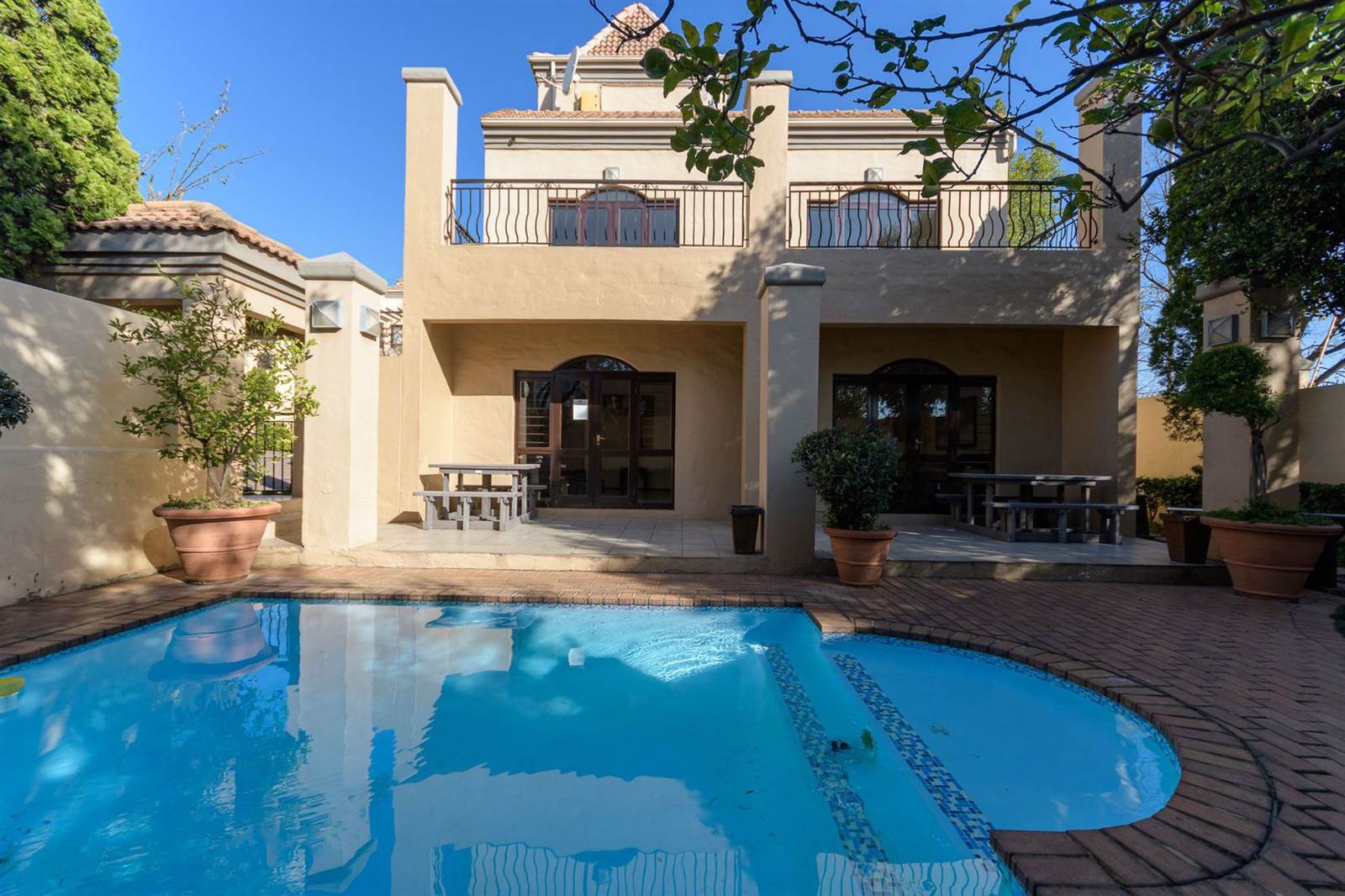 1 Bed Townhouse in Lonehill photo number 10