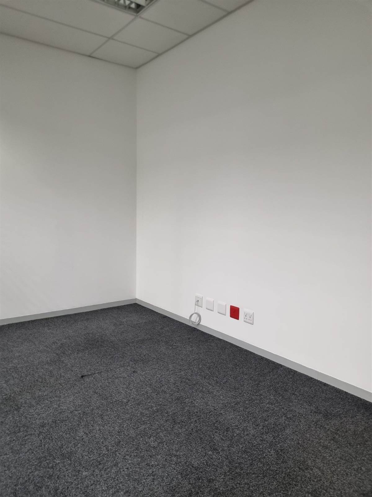 212  m² Commercial space in Woodstock photo number 10