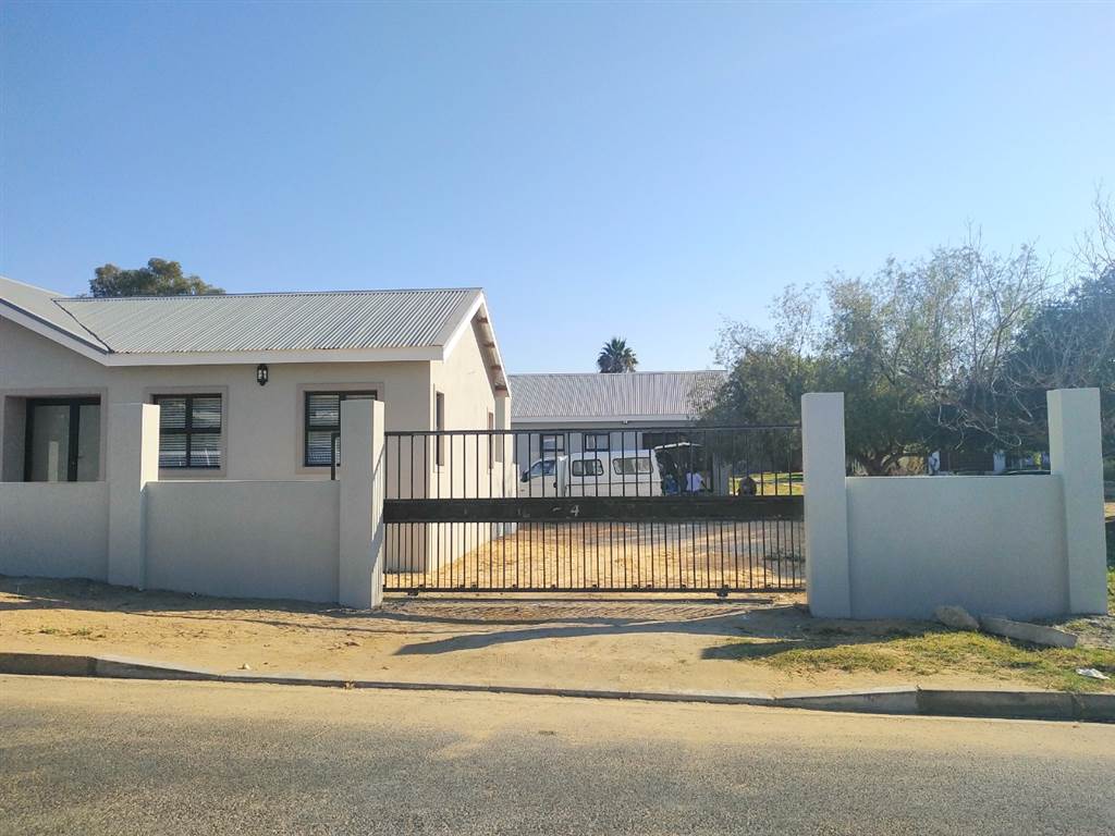 4 Bed House in Clanwilliam photo number 25