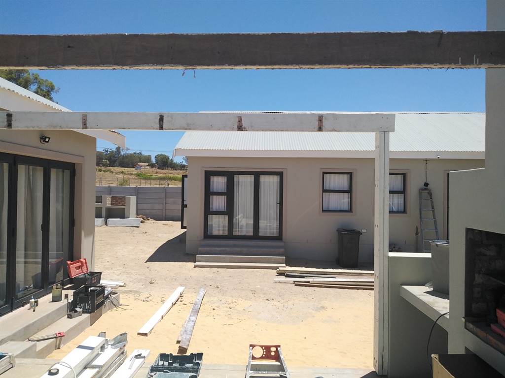 4 Bed House in Clanwilliam photo number 27