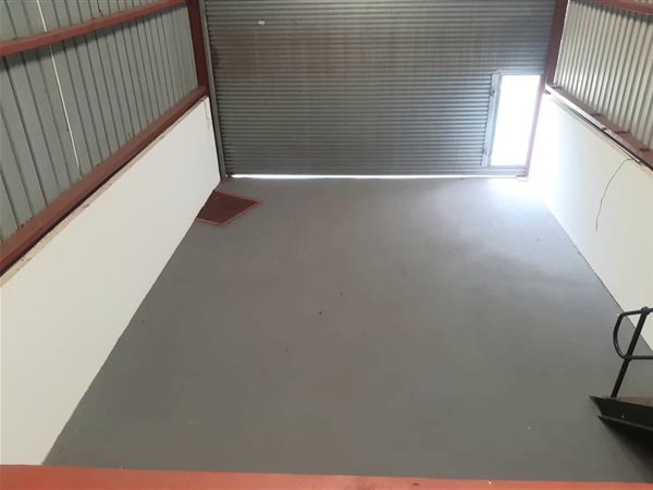 350  m² Commercial space