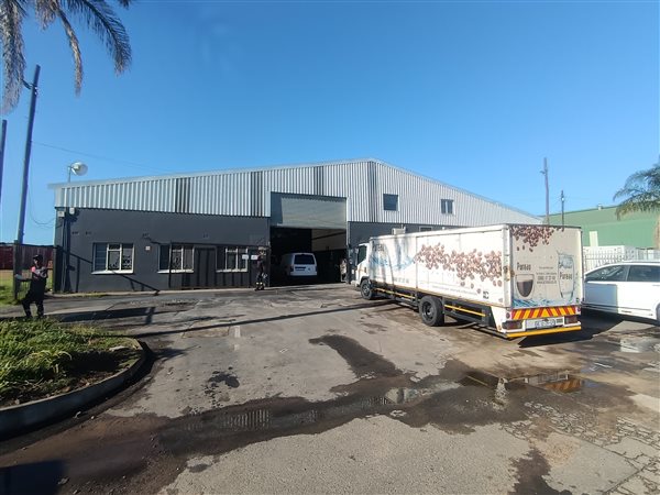 1 150  m² Industrial space