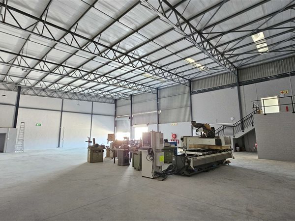 685  m² Industrial space