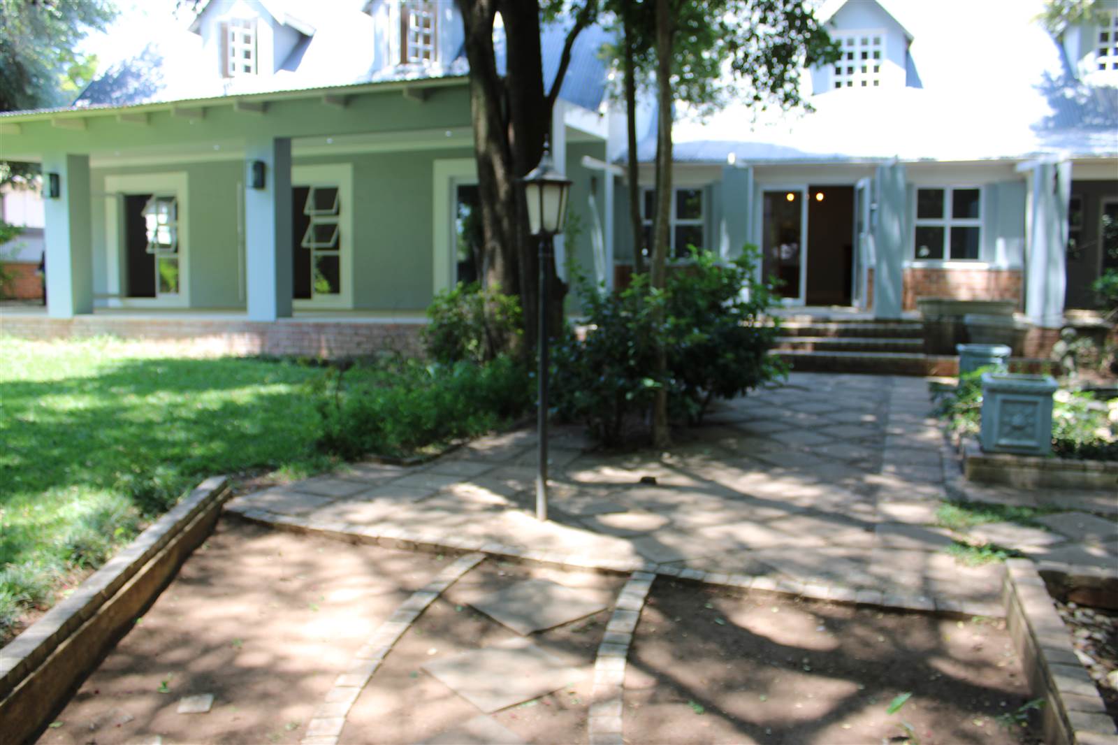 6 Bed House in Waterkloof photo number 3