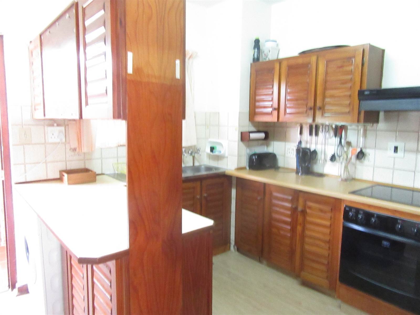 2 Bed Apartment in Scottburgh Central photo number 5