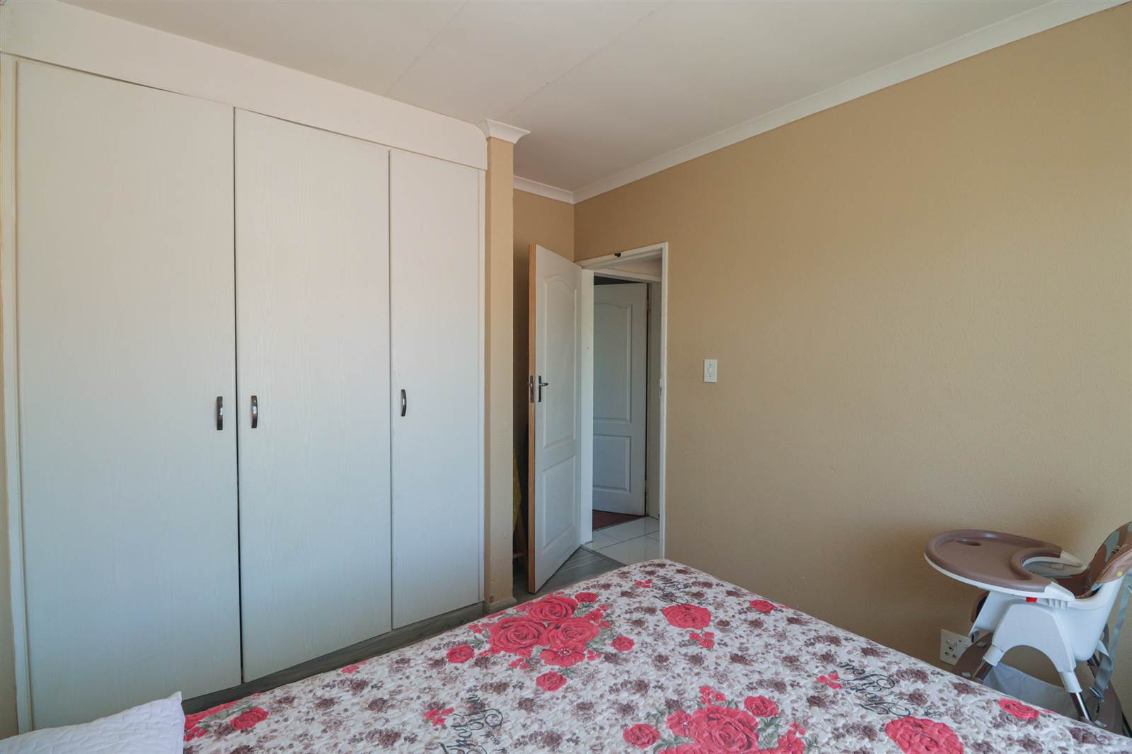 2 Bed Apartment in Meredale photo number 10
